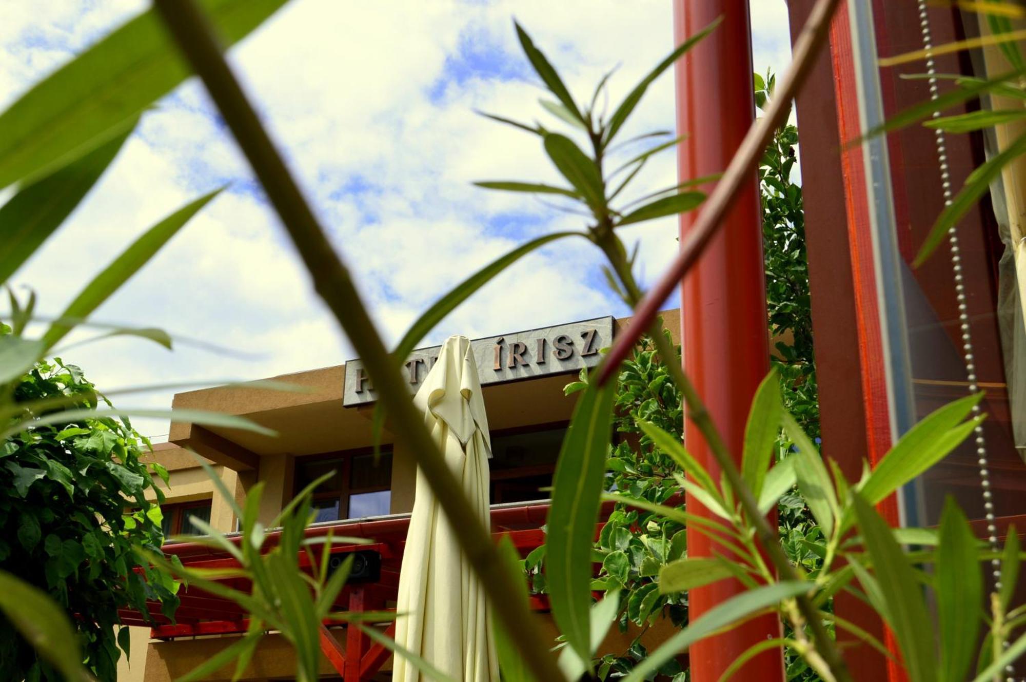 Irisz Hotel 3*